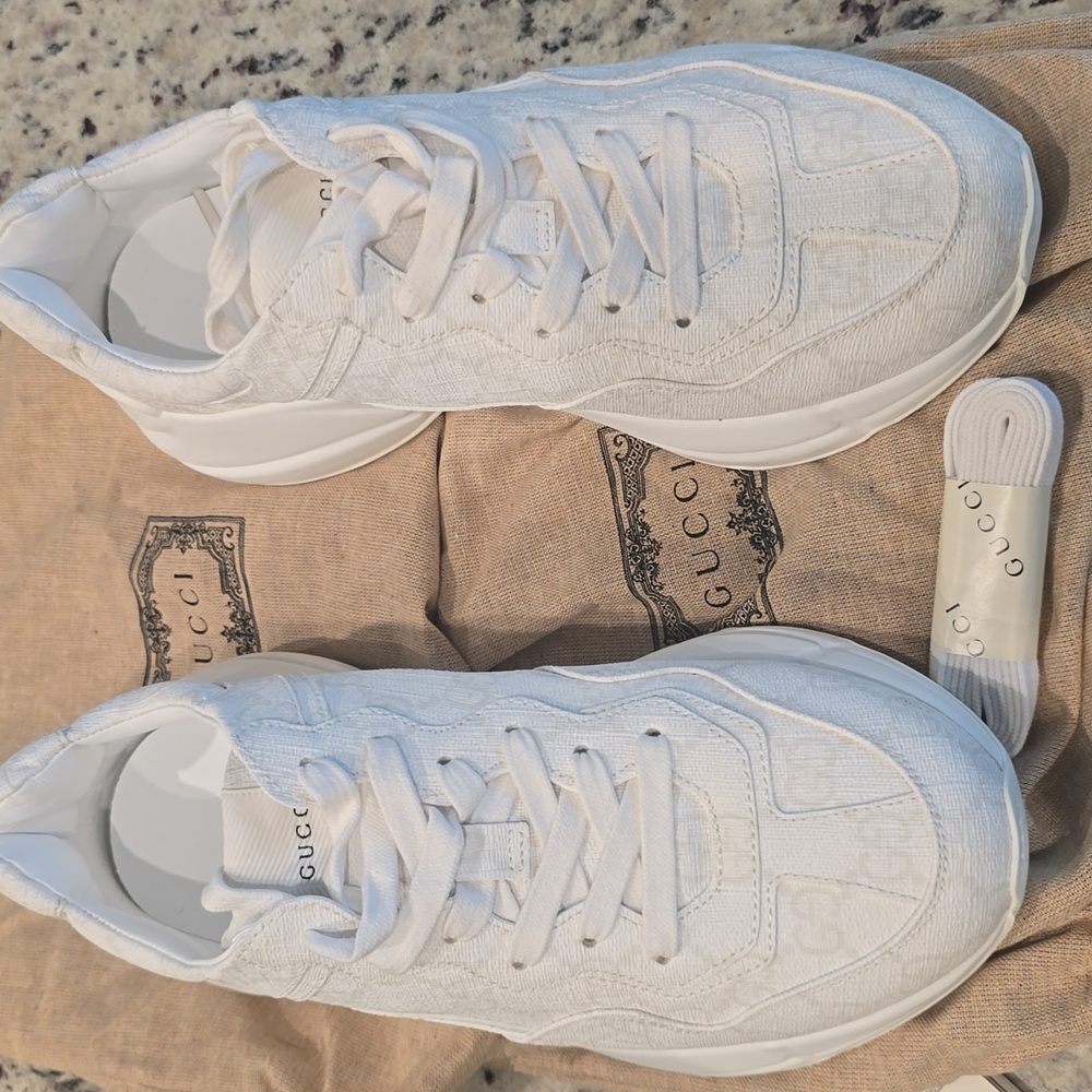 Gucci Women's Exclusive GG Rhyton sneaker size 37.5 - Picture 2 of 10